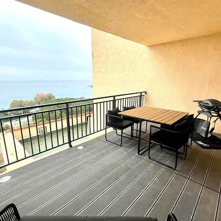 Nice And Bright 60 M With Terrace View On The Sea อฌักซิโอ้ ภายนอก รูปภาพ