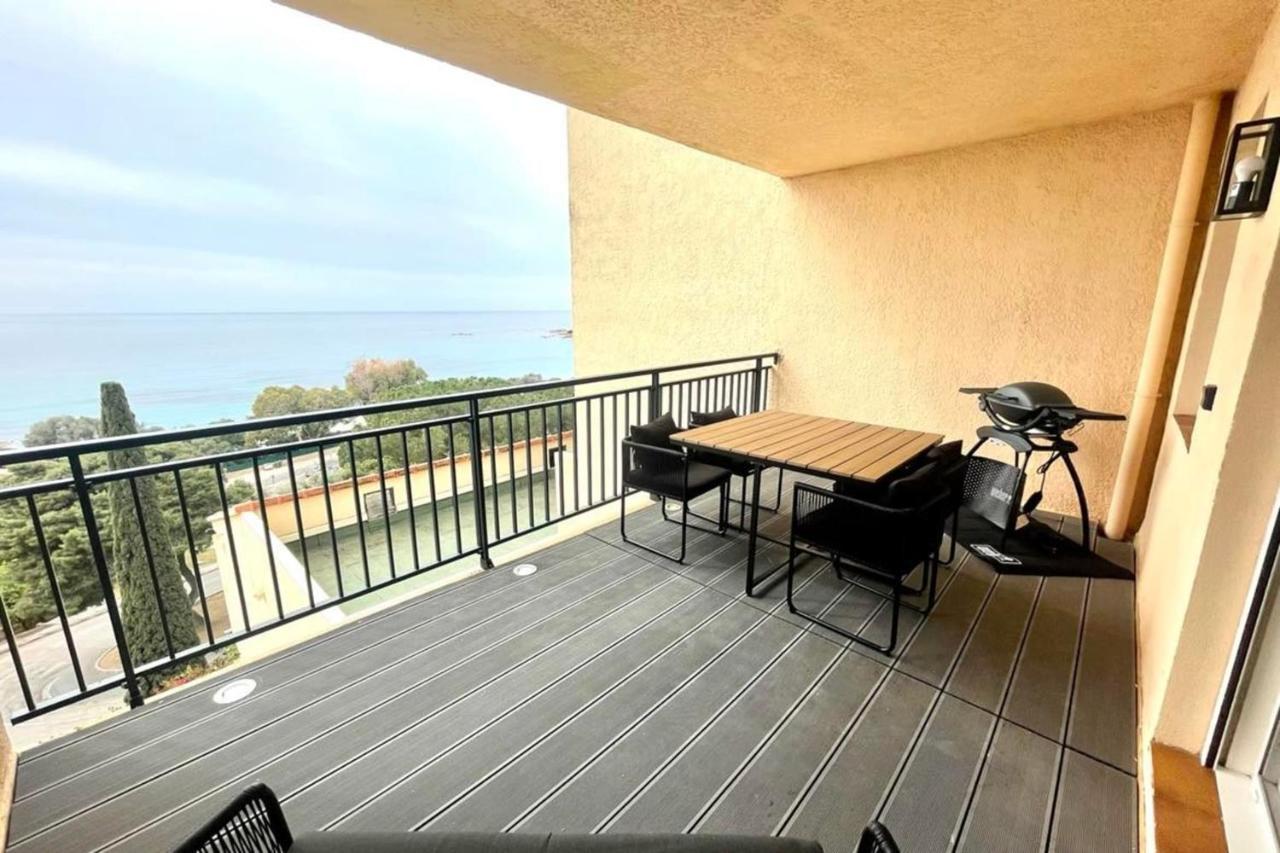 Nice And Bright 60 M With Terrace View On The Sea อฌักซิโอ้ ภายนอก รูปภาพ