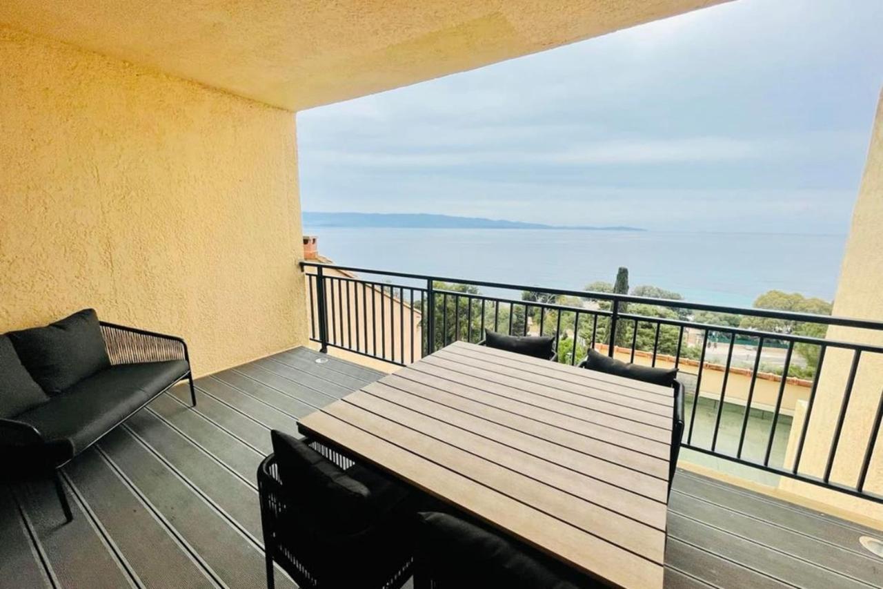 Nice And Bright 60 M With Terrace View On The Sea อฌักซิโอ้ ภายนอก รูปภาพ